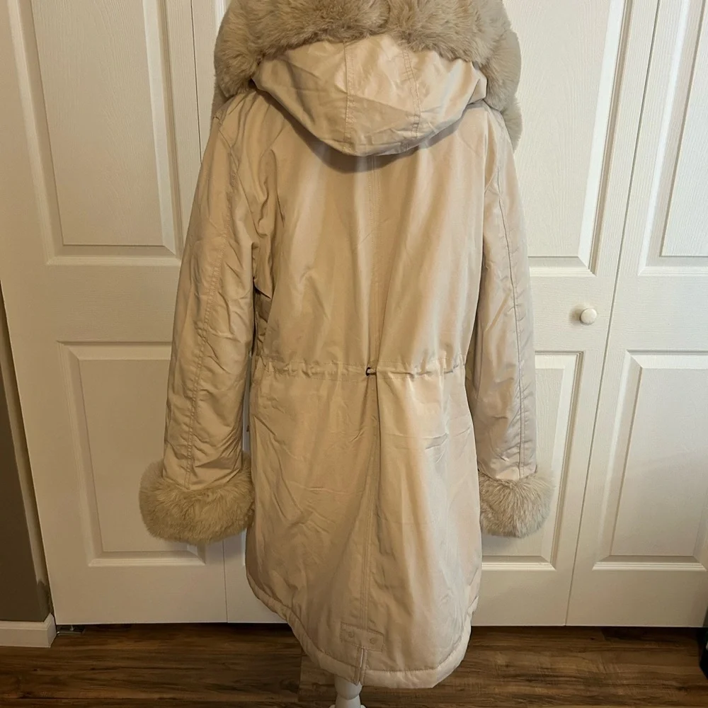 Elegant Tan Teddy Jacket with Fur Trim